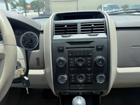 Used 2010 Ford Escape XLS AWD/4WD image 29