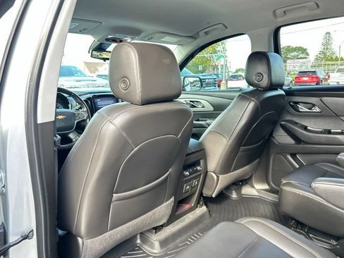 Used 2021 Chevrolet Traverse LT w/ LT Premium Package AWD/4WD image 19