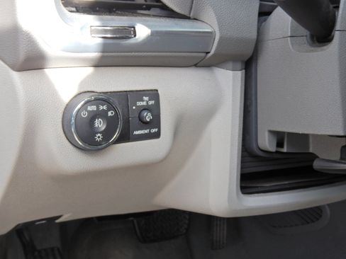 Used 2015 GMC Acadia SLT image 34