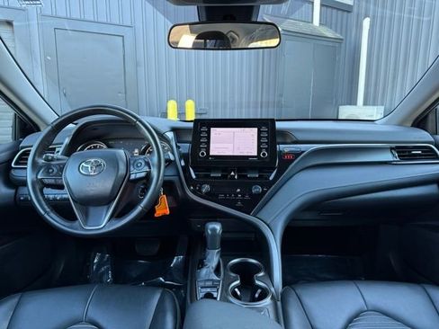 Used 2024 Toyota Camry SE image 18