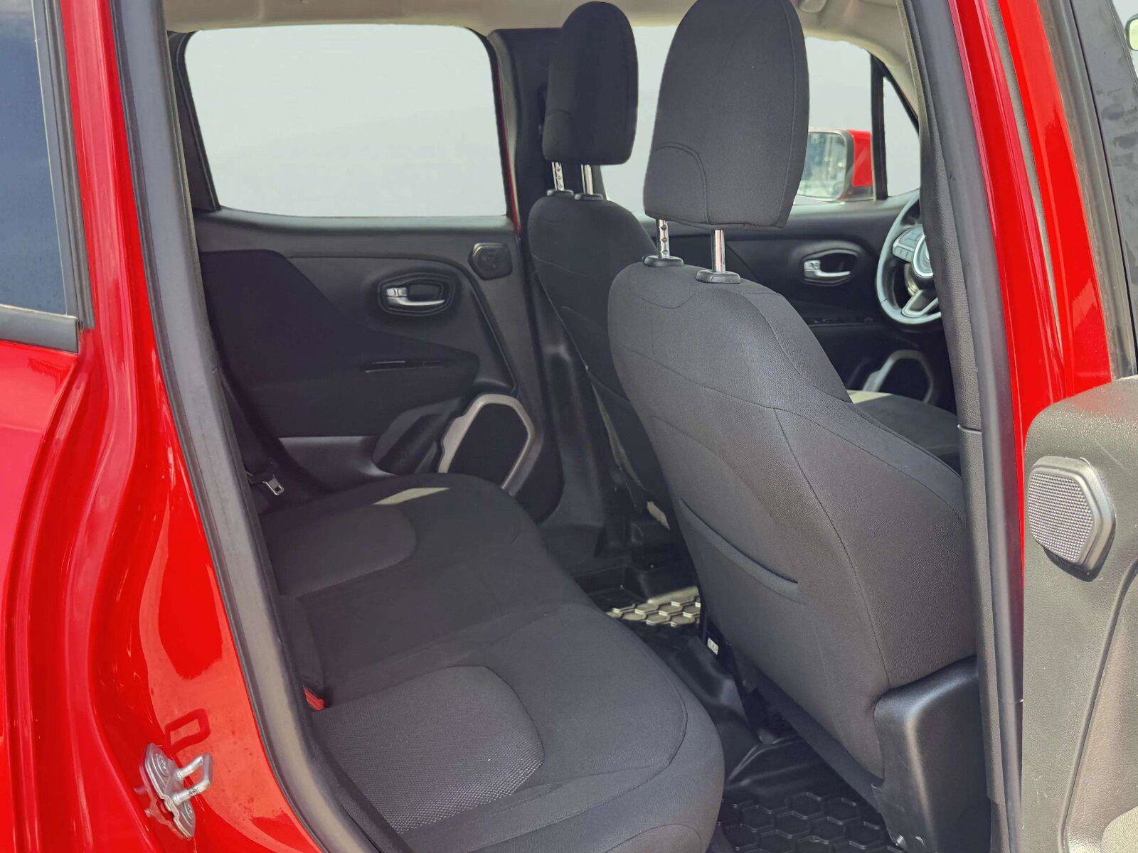 Used 2015 Jeep Renegade Latitude w/ Popular Equipment Group FWD image 42