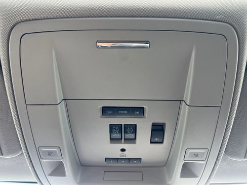 Used 2018 Chevrolet Silverado 3500 LTZ image 19