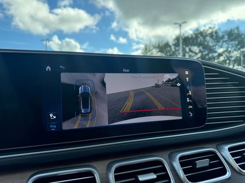 Used 2024 Mercedes-Benz GLE 450 4MATIC image 9