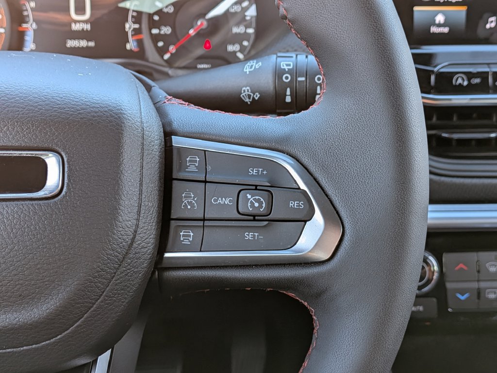 Used 2026 Jeep Compass Trailhawk AWD/4WD image 25