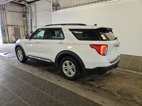 Used 2023 Ford Explorer XLT w/ Equipment Group 202A RWD image 7