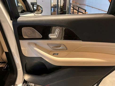 Used 2021 Mercedes-Benz GLS 450 4MATIC image 27