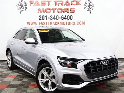 Used 2019 Audi Q8 Premium Plus w/ Premium Plus image 3