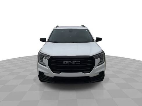 Used 2022 GMC Terrain SLE w/ Driver Convenience Package image 3