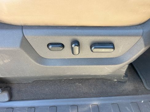 Used 2011 Ford F350 Lariat w/ Lariat Interior Pkg image 17