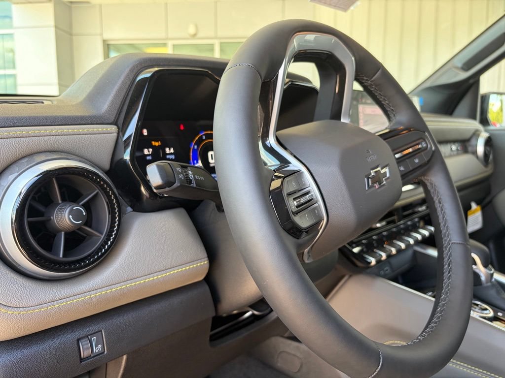 New 2026 Chevrolet Colorado ZR2 w/ Technology Package AWD/4WD image 16