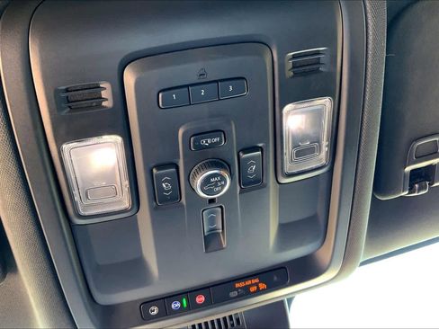 Used 2023 Chevrolet Tahoe LT w/ Luxury Package image 31