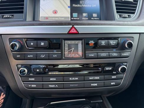 Used 2015 Hyundai Genesis 5.0 RWD image 21