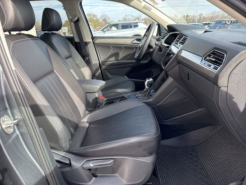 Certified 2023 Volkswagen Tiguan SE w/ Panoramic Sunroof Package image 33