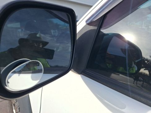 Used 2014 Toyota Tacoma PreRunner image 16