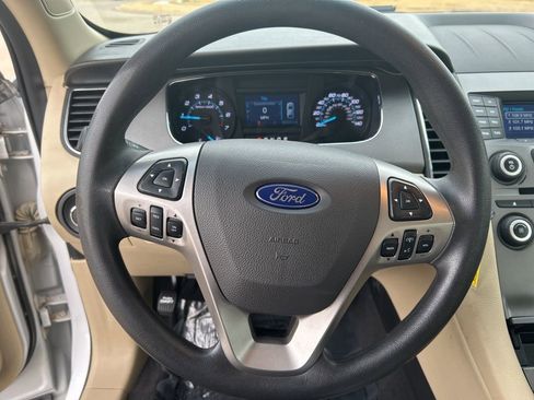 Used 2019 Ford Taurus SE image 25