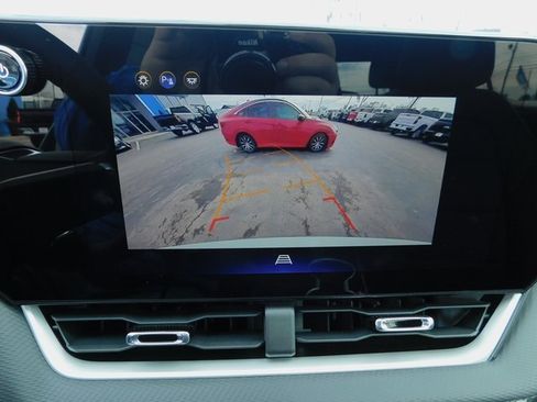 Used 2025 Chevrolet Equinox LT w/ Convenience Package II image 29