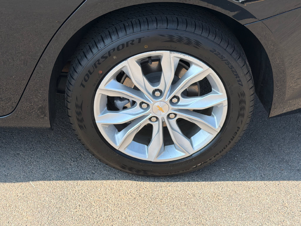 Used 2025 Chevrolet Malibu LT FWD image 19