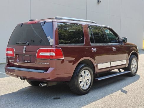 Used 2010 Lincoln Navigator 4WD image 3