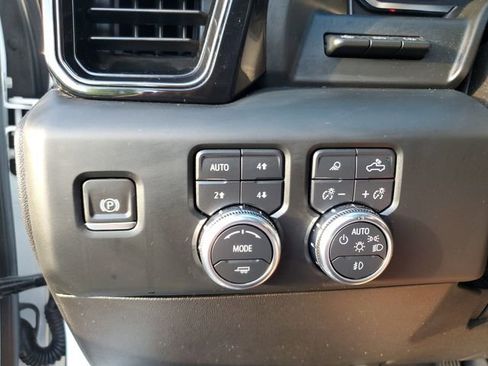 Used 2024 GMC Sierra 2500 AT4 w/ AT4 Premium Plus Package AWD/4WD image 30