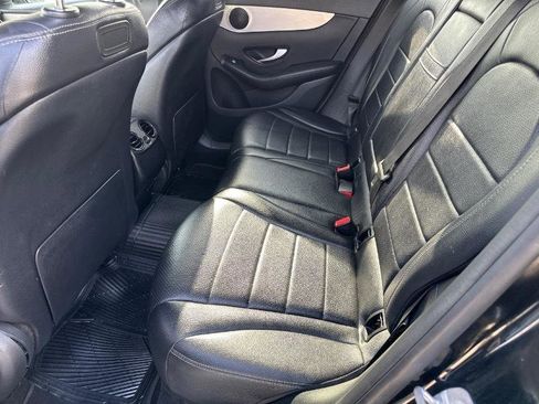 Used 2019 Mercedes-Benz GLC 300 w/ Premium Package image 10