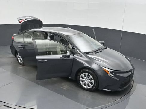 Used 2025 Toyota Corolla LE FWD image 60