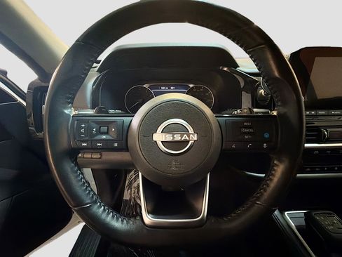 Used 2023 Nissan Pathfinder SV w/ Black Appearance Package image 18