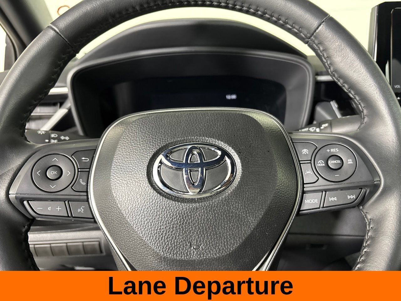 Used 2026 Toyota Corolla SE FWD image 14