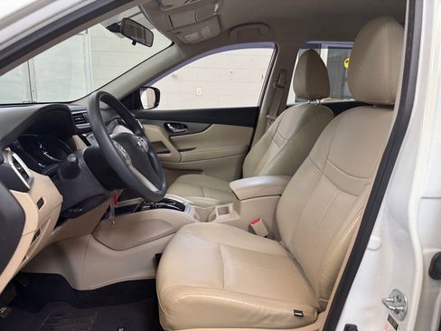 Used 2016 Nissan Rogue S FWD image 13