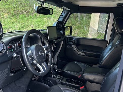 Used 2016 Jeep Wrangler Sport image 8