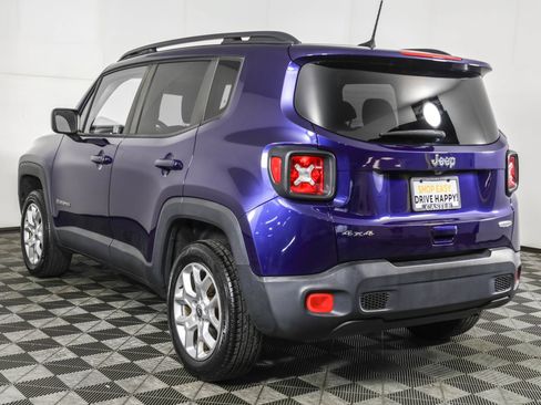 Used 2018 Jeep Renegade Latitude w/ Safety & Security Group AWD/4WD image 16