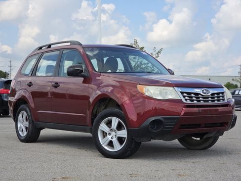 Used 2012 Subaru Forester 2.5X w/ Alloy Wheel Pkg AWD/4WD image 2