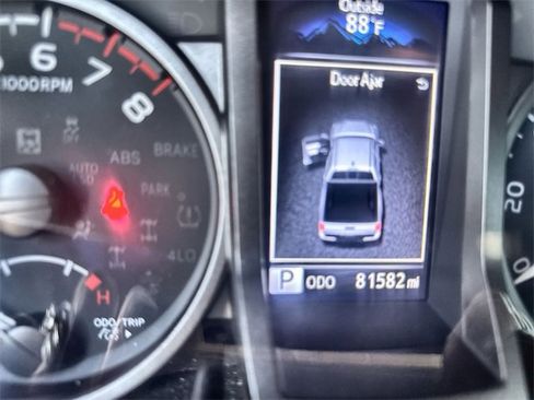 Used 2023 Toyota Tacoma TRD Sport image 13