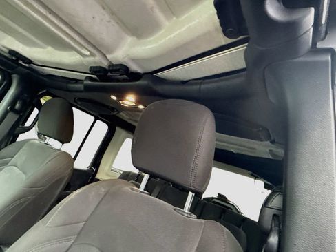 Used 2023 Jeep Wrangler Unlimited w/ Cold Weather Group AWD/4WD image 19