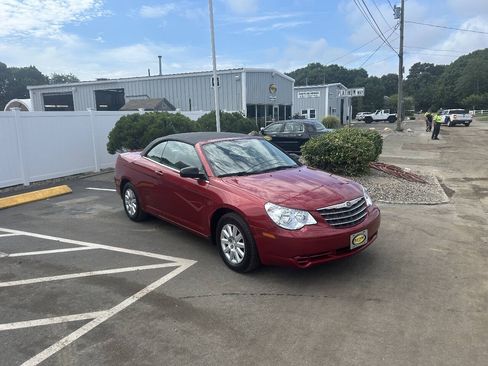 Used 2008 Chrysler Sebring LX w/ Convenience Group FWD image 2