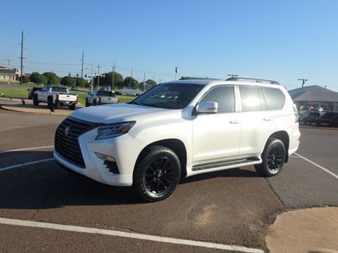 Used 2023 Lexus GX 460 w/ Black Line Special Edition AWD/4WD image 2