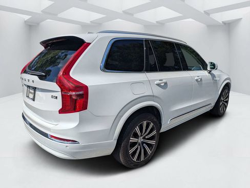 Certified 2025 Volvo XC90 B5 Core AWD/4WD image 3