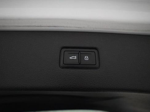 Used 2019 Audi Q7 3.0T Prestige w/ Prestige Package AWD/4WD image 15