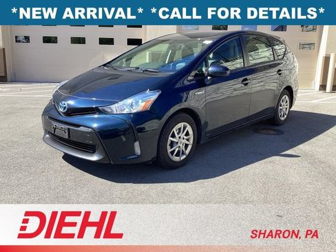 Used 2017 Toyota Prius V Four FWD image 3