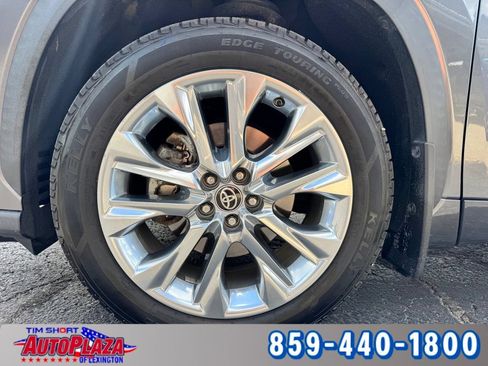 Used 2020 Toyota Highlander Limited AWD/4WD image 6