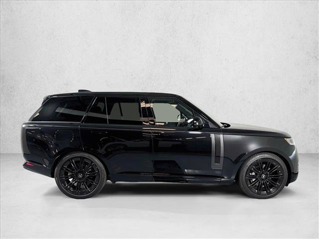Used 2025 Land Rover Range Rover SE AWD/4WD image 4