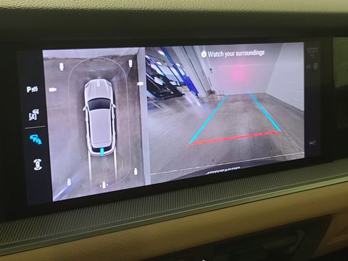 New 2026 Porsche Cayenne image 23