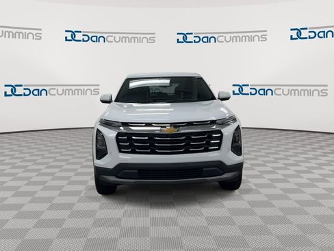 New 2026 Chevrolet Equinox LT FWD image 3