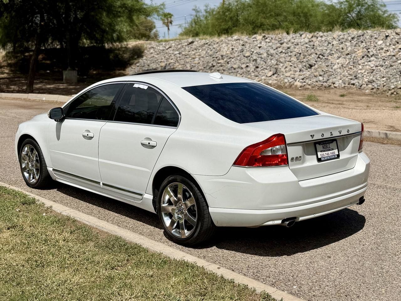 Used 2011 Volvo S80 3.2 w/ Inscription Pkg FWD image 3