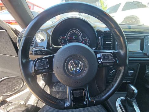 Used 2018 Volkswagen Beetle 2.0T S FWD image 5