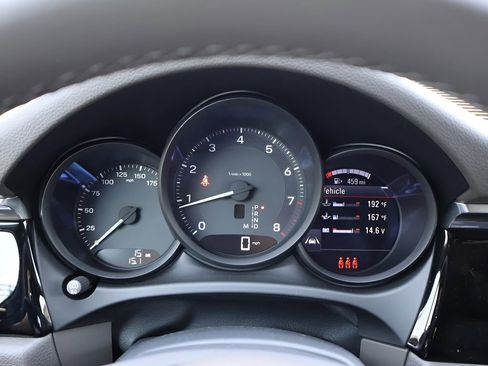 New 2025 Porsche Macan image 26