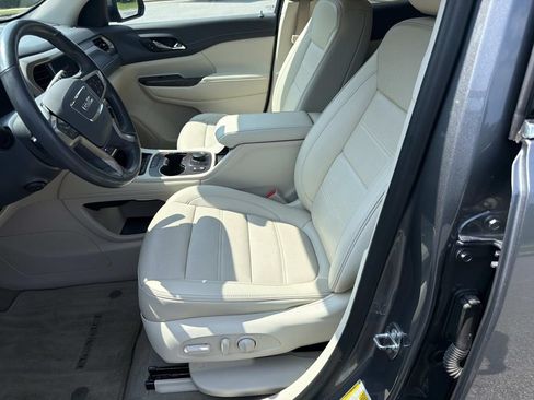 Used 2022 GMC Acadia Denali w/ Denali Ultimate Package AWD/4WD image 23