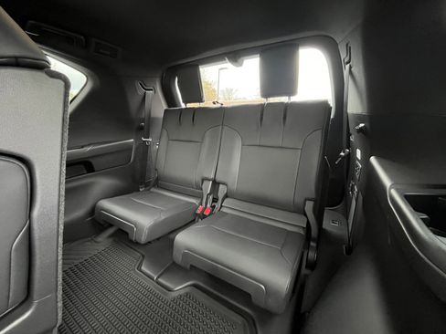 Used 2025 Lexus LX 600 4WD w/ Luxury Package image 79