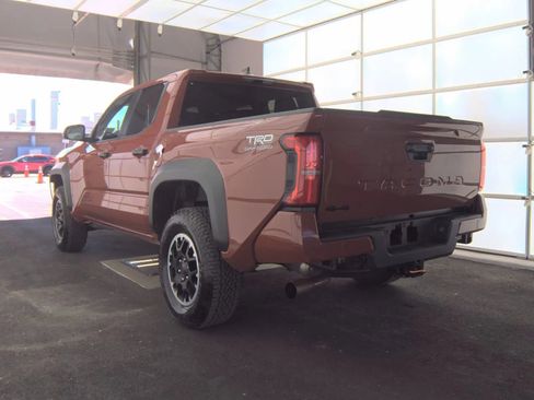 Used 2025 Toyota Tacoma TRD Off-Road image 5