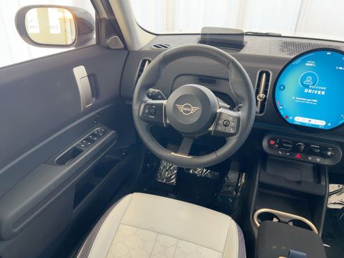 Certified 2025 MINI Cooper Countryman S w/ Comfort Package Max image 30