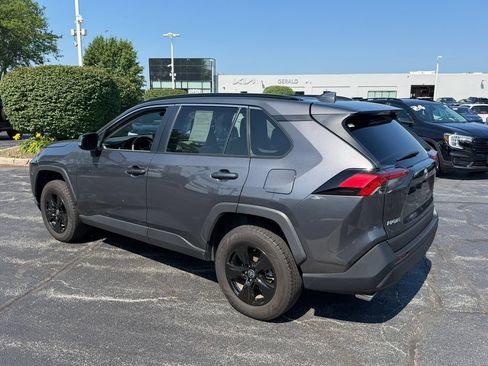 Used 2022 Toyota RAV4 XLE w/ XLE Grade Weather Package AWD/4WD image 6
